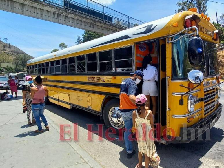 Inicia éxodo de vacacionistas y arrancan operativos en Semana Santa (FOTOS)