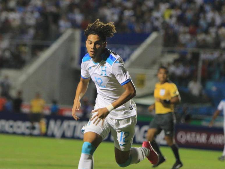 Ovaciones, los consejos de Rueda a Ruiz, ola de celebraciones y todo lo que no se vio en la goleada de Honduras ante Granada