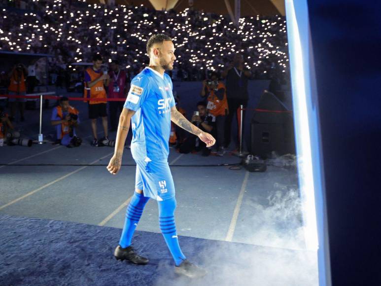 Hologramas y juegos de luces: la futurista presentación de Neymar en Arabia Saudita