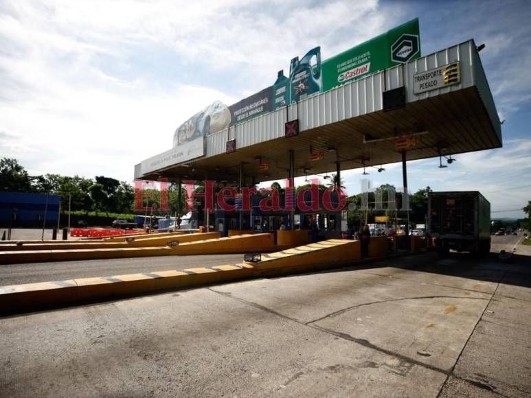 Peligroso, polémico y con largas filas: así es el “peaje de la muerte” en Santa Cruz de Yojoa