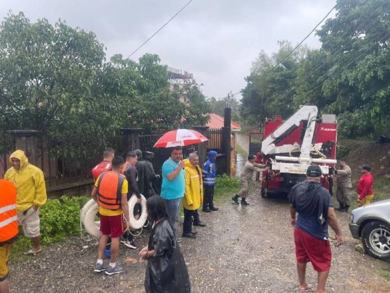 Ríos desbordados e inundaciones: Daños por fuertes lluvias en Atlántida