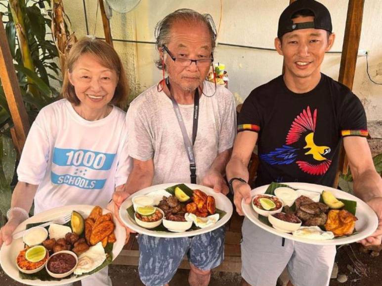 Padres de Shin Fujiyama visitan Honduras y conocen a Yeimi Licona, novia del influencer japonés