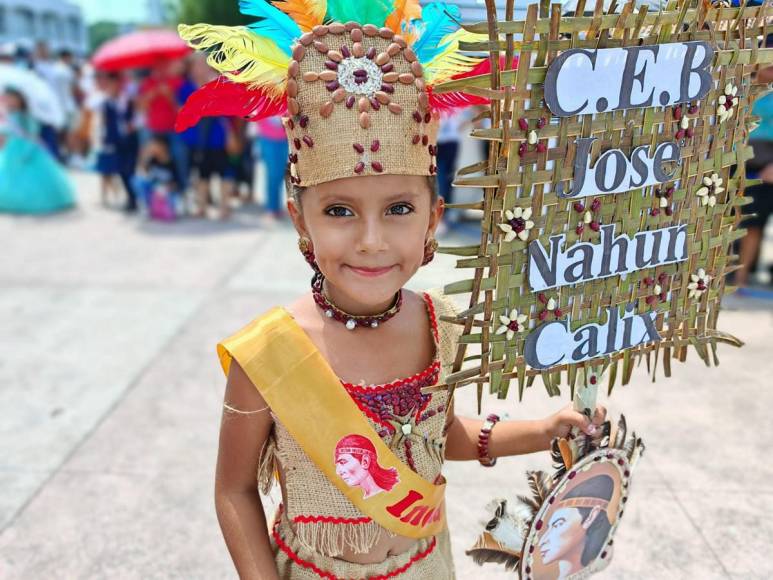 Niños de Marcovia, Choluteca, celebran Independencia Patria