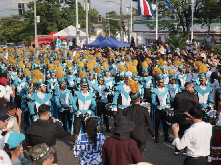 ¡Imponente! Banda del JTR pone a bailar a los sampedranos en desfiles patrios 2024