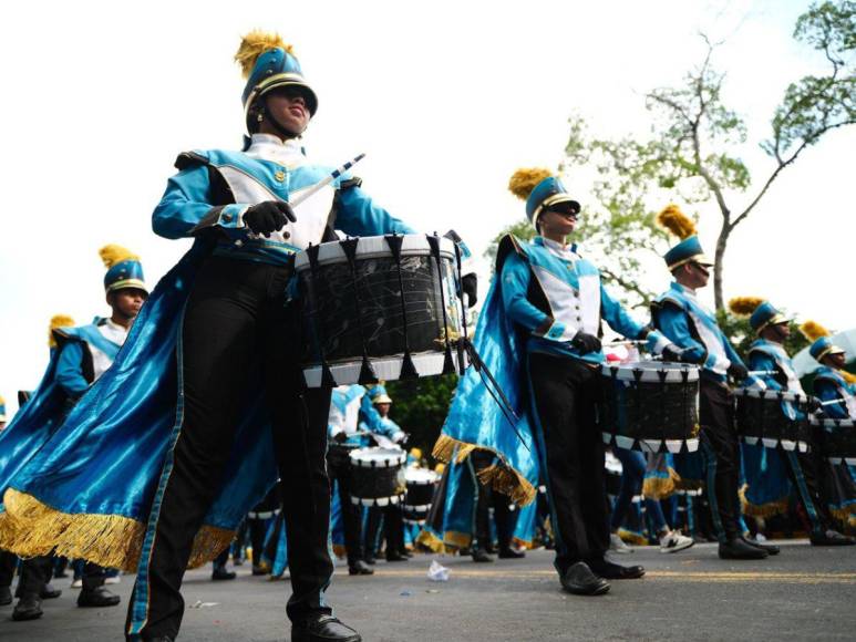 ¡Imponente! Banda del JTR pone a bailar a los sampedranos en desfiles patrios 2024