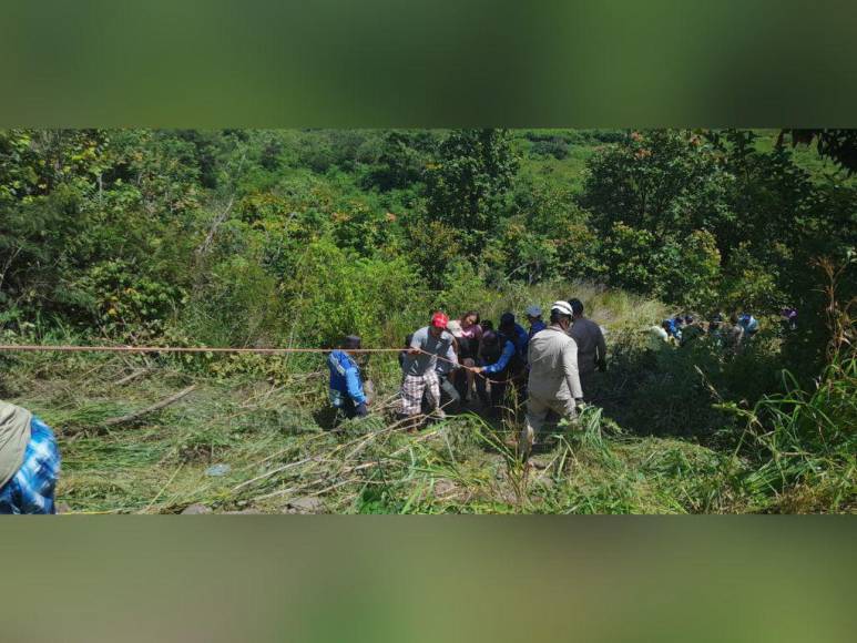 Lo que se sabe del fatal accidente que dejó dos muertos y casi una veintena de heridos en La Paz