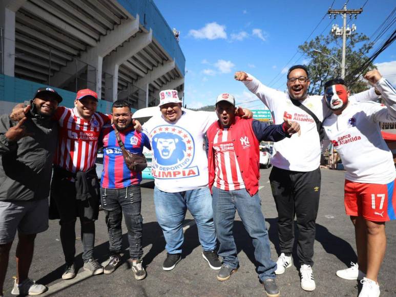 ¡Ya hay filas! Primeros aficionados en llegar a la final Olimpia-Motagua