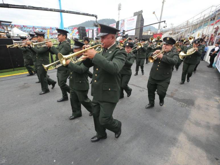 Así desfilaron los cadetes de las Fuerzas Armadas de Honduras en las fiestas patrias 2024