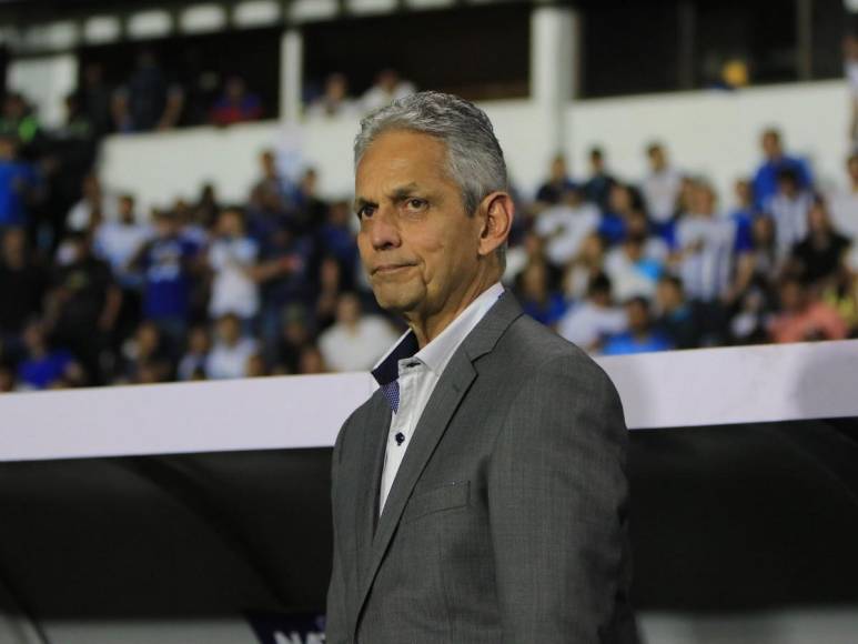 Así vivió el profesor Reinaldo Rueda la primera parte del Honduras vs Granada