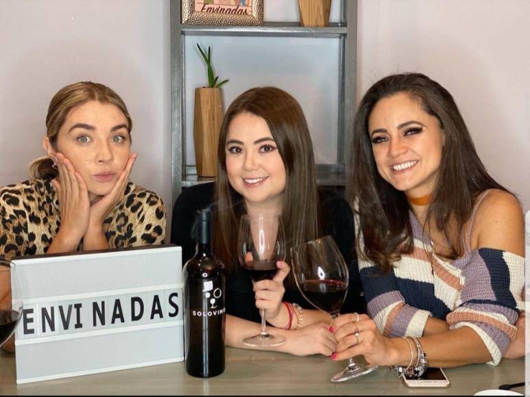 Así es “Envinadas”, el podcast con Daniela Luján, Mariana Botas y Jessica Segura