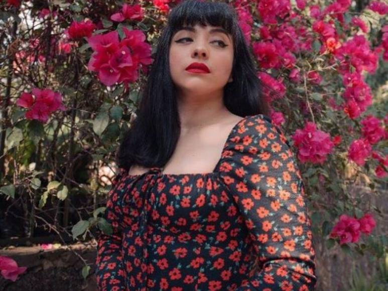 Sin su padre y sumergida en la pobreza, así fue la dura infancia de Mon Laferte