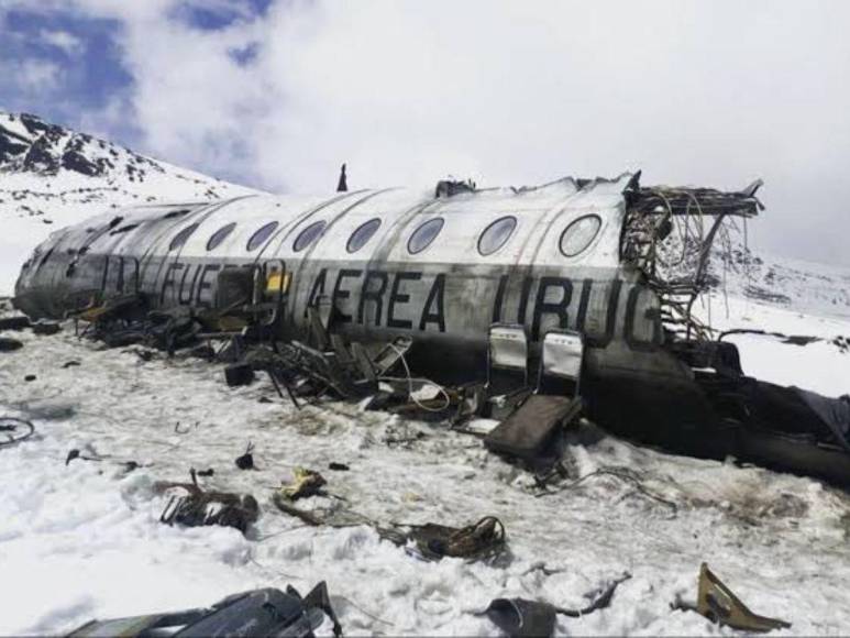 La sociedad de la nieve: fotos reales y adaptaciones del accidente en 1972