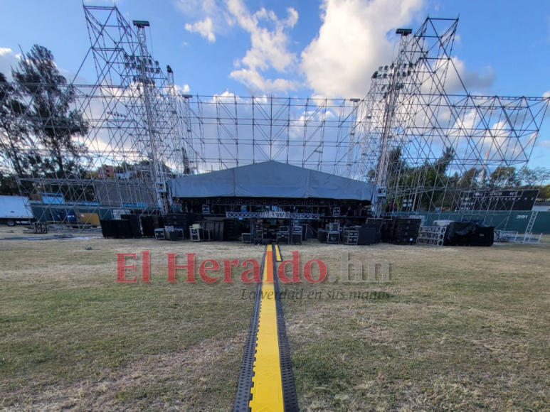 ¡Exclusiva! Así luce el escenario para el concierto de Christian Nodal en Honduras