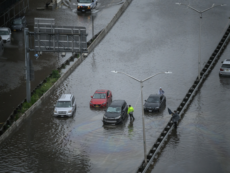 Tráfico paralizado y calles cerradas: Nueva York tras inundaciones por lluvias torrenciales