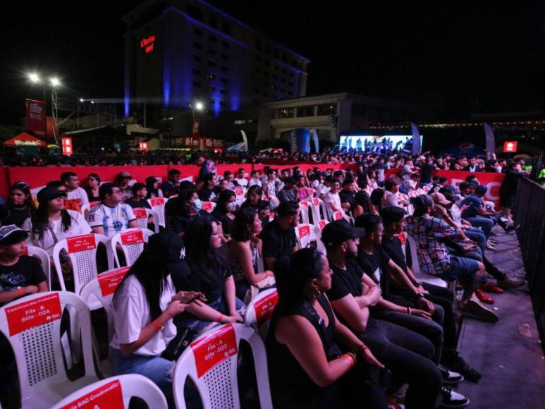 Así es el ambiente del concierto de Bizarrap y Duki en la capital