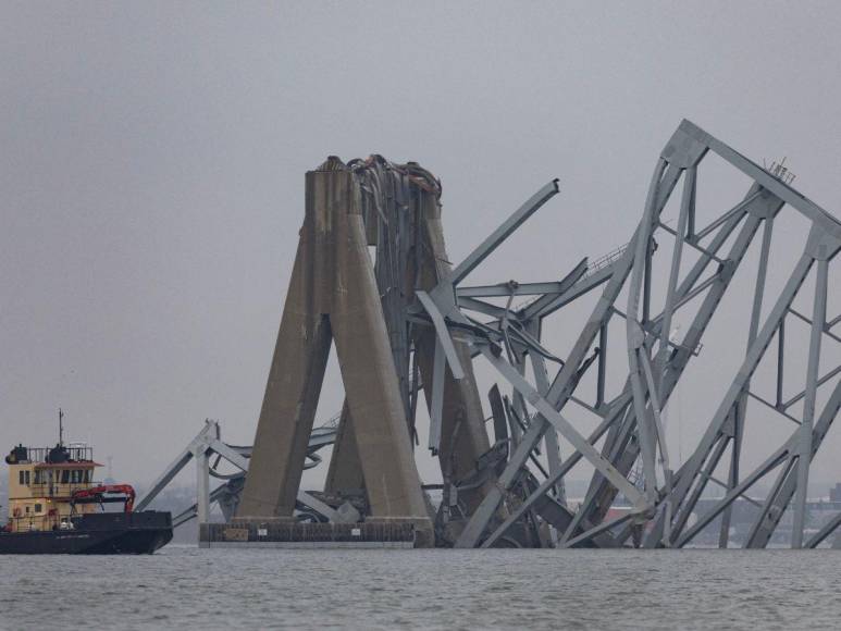 Así continúa la búsqueda de obreros desaparecidos en derrumbe de puerto de Baltimore