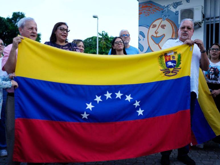 Oposición venezolana mantiene protestas, a pesar de las amenazas de cárcel de Maduro