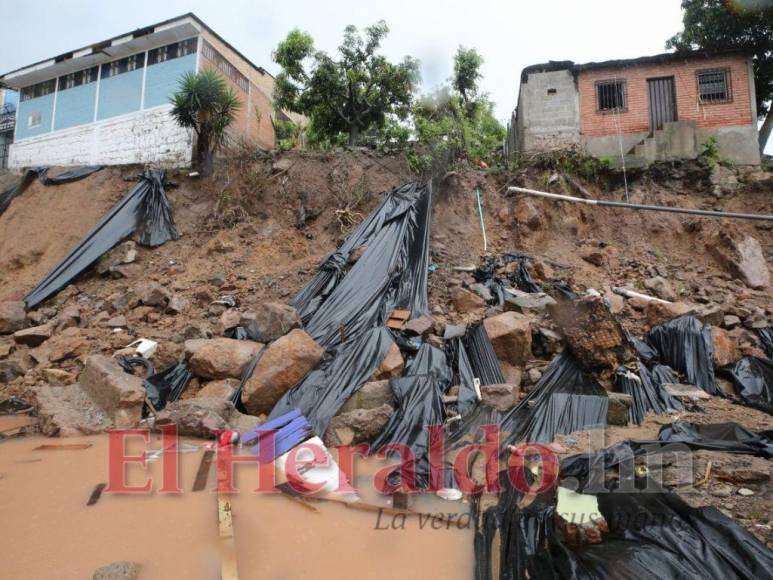 Se agudiza situación en la Guillén por fuertes lluvias producto de la tormenta Julia (Fotos)