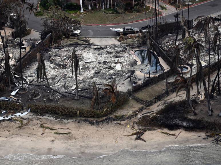 Al menos 55 muertos, familias sin hogar y llamas interminables: las imágenes del pavoroso incendio en Hawái