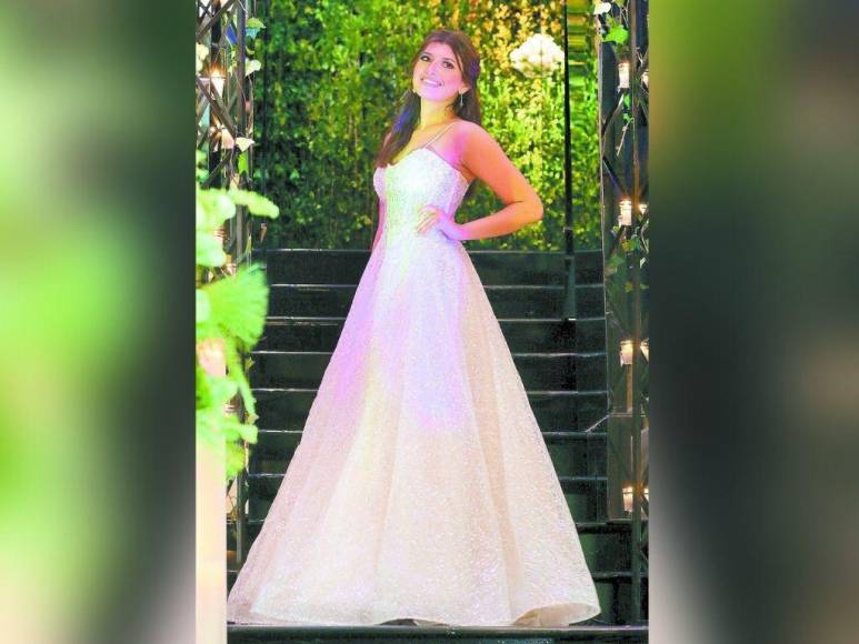 FOTOS: Elegancia y sobriedad en la prom 2022 de la Escuela Americana