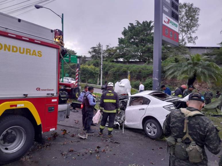 Imágenes del fatal accidente que dejó una joven muerta y dos heridos en la capital