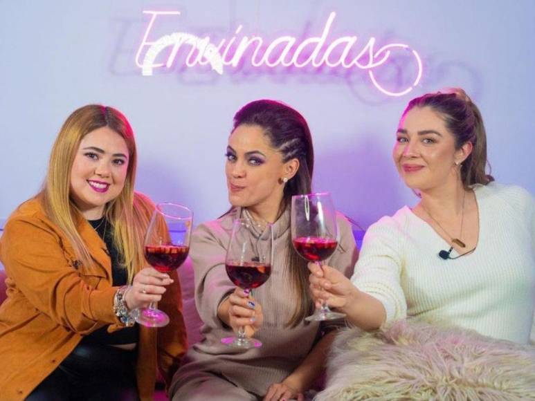 Así es “Envinadas”, el podcast con Daniela Luján, Mariana Botas y Jessica Segura