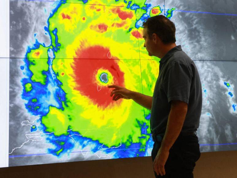 Las imágenes del impacto del huracán Beryl en tierra