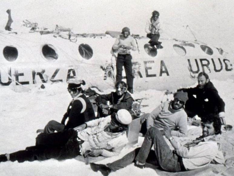 La sociedad de la nieve: fotos reales y adaptaciones del accidente en 1972