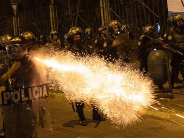 Piden cierre del Congreso y renuncia de Boluarte: imágenes de las protestas en Perú