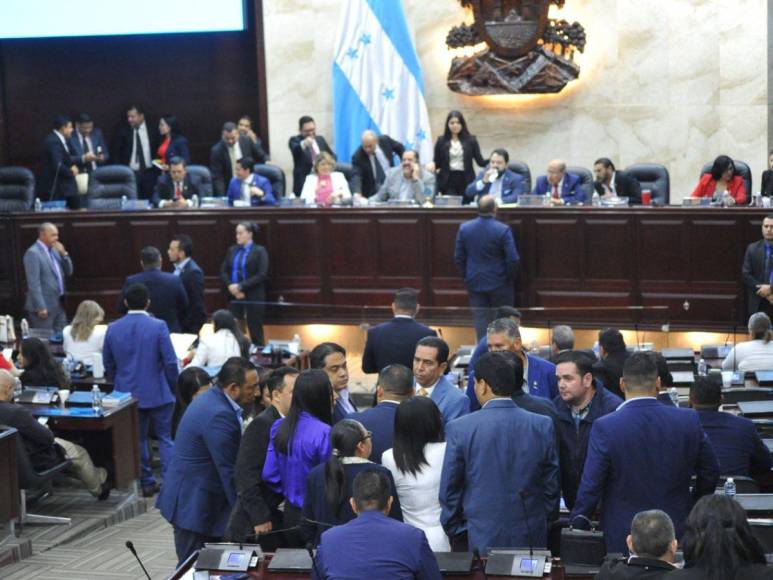 Sin éxito resulta sesión extraordinaria en retorno de diputados al Congreso Nacional