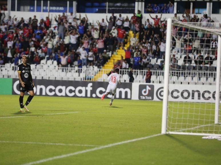 Olimpia arrasa tranquilamente contra el CAI ganando 3-0 en la Copa Centroamericana