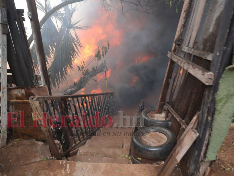 Las impactantes imágenes que dejó incendio de vivienda en Tegucigalpa