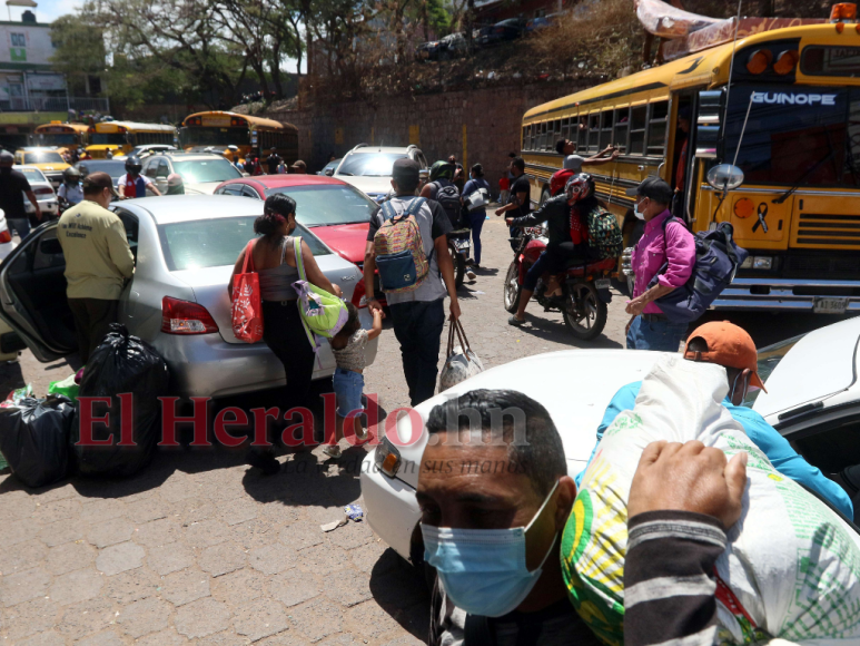 Abarrotadas las terminales de buses en la capital tras asueto por Semana Santa