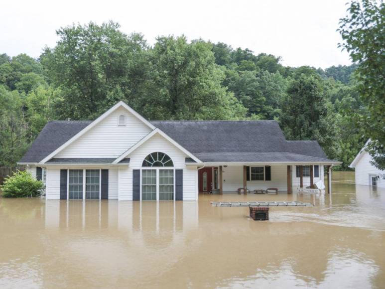 Las impactantes imágenes de las inundaciones en Kentucky, Estados Unidos