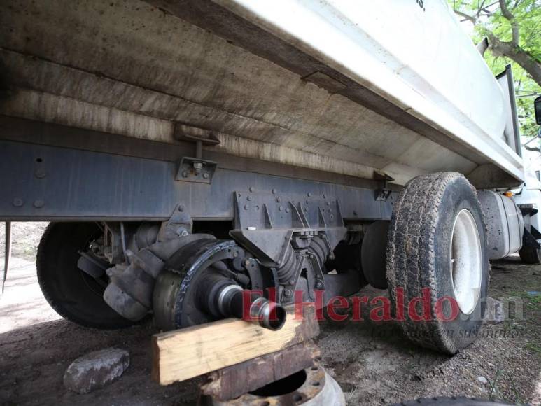 Enorme flota de cisternas en Alcaldía de Tegucigalpa evidencian abandono y descuido