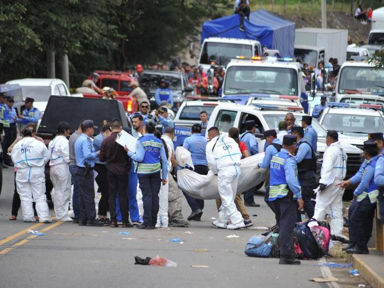 Destrozos y luto: la zona cero del trágico accidente en carretera a Olancho