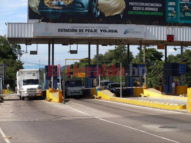 Peligroso, polémico y con largas filas: así es el “peaje de la muerte” en Santa Cruz de Yojoa