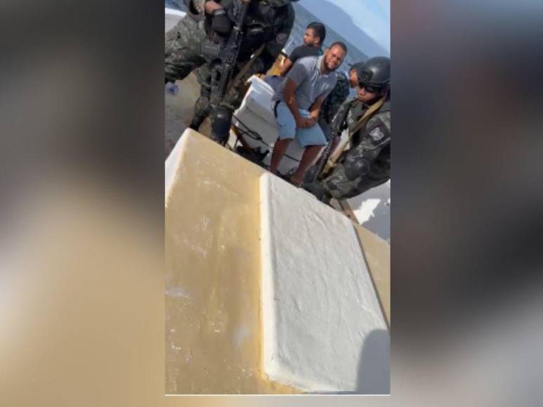 ¡Intentaron tirarla al mar! Así fue la incautación de 324 kilos de cocaína en Caribe hondureño