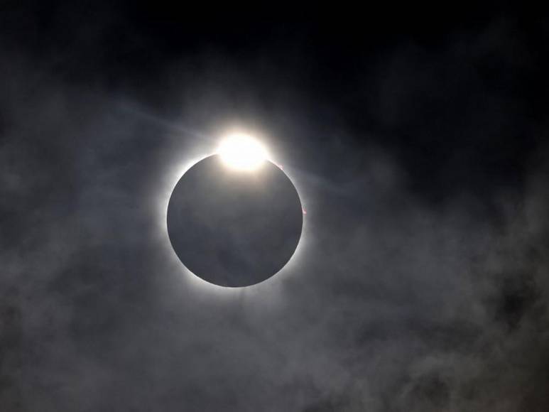 Así se vio el eclipse solar total en distintas partes del mundo