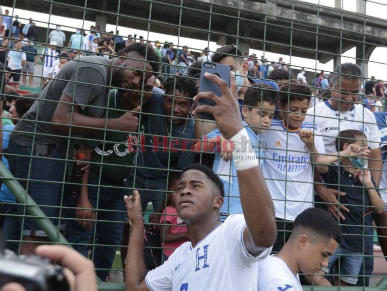 Así celebraron los jugadores de Honduras la clasificación a cuartos de final del Premundial (FOTOS)