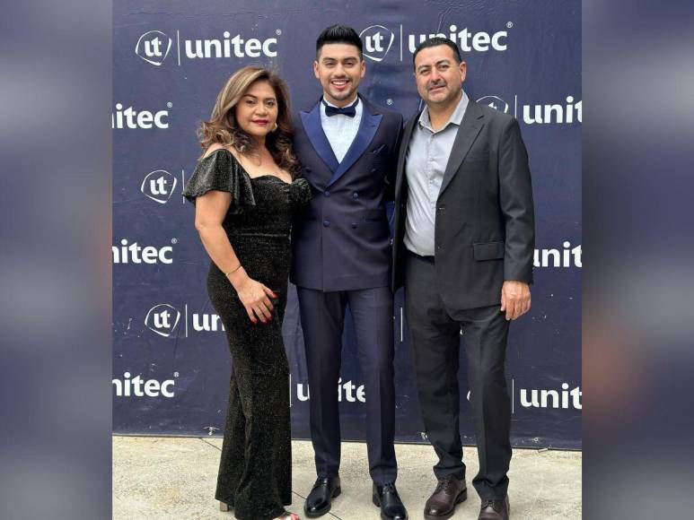 ¡César Enamorado se gradúa! Recibió su título universitario en Unitec