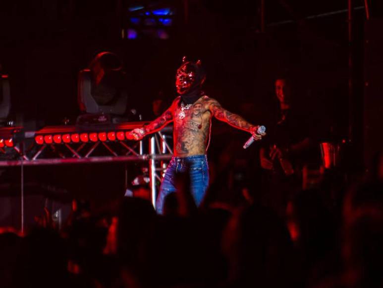 Al ritmo de “Pa’ Que La Pases Bien”, Arcángel hace su concierto la maravilla de la noche