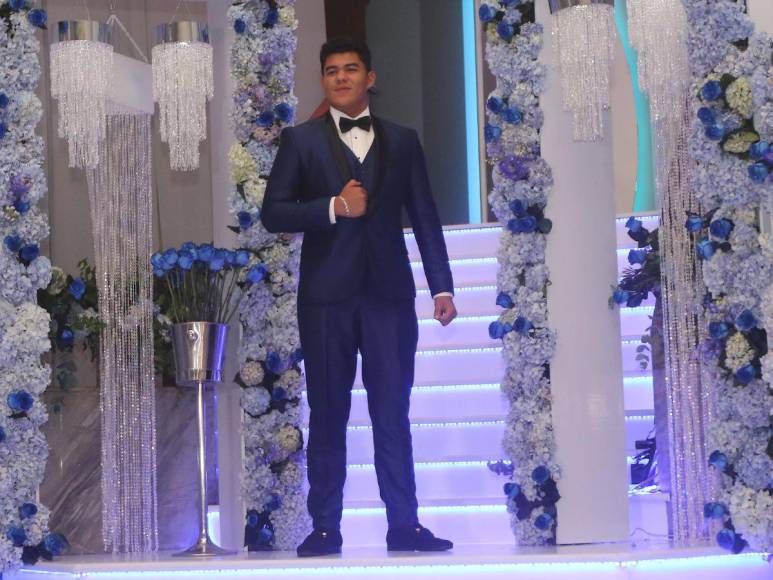 Así fue el desfile de la fiesta prom 2023 de Macris School