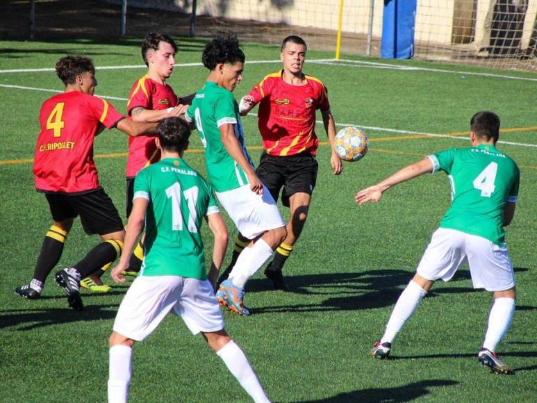 Hondureño que milita en equipo candidato a mejor del mundo en Balón de Oro