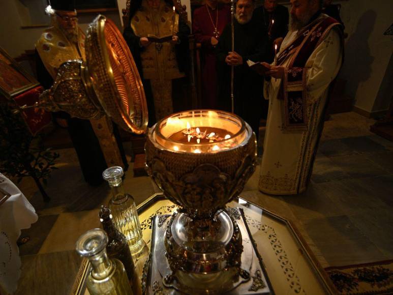 Coronación Carlos III: ¿De qué está hecho el aceite crismal con el que será ungido?