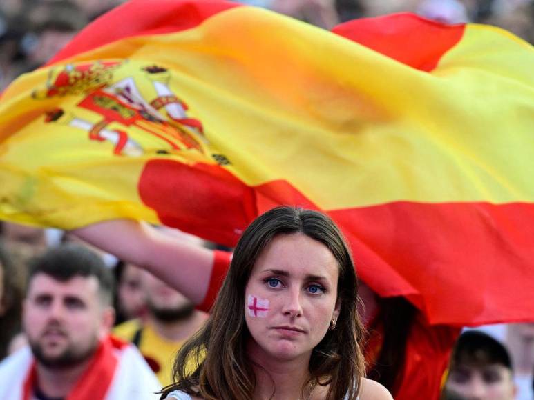 España vs Inglaterra: bellas aficionadas engalanan la final de la Euro 2024