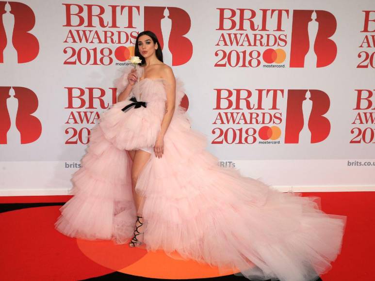 Dua Lipa cumple hoy 28 años: aquí algunos datos curiosos sobre la icónica cantante