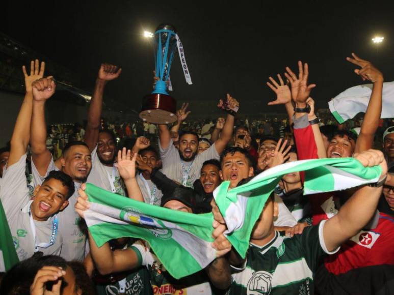 Así celebró el triunfo Juticalpa FC tras ascender a primer a división