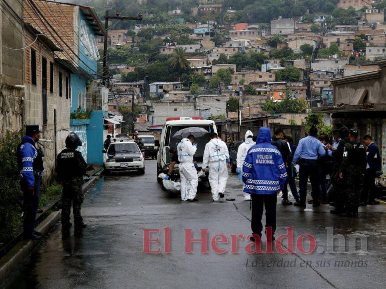 Encontrados en ropa interior y con cinta en su boca: nuevos detalles del crimen de periodista y su padre en la capital