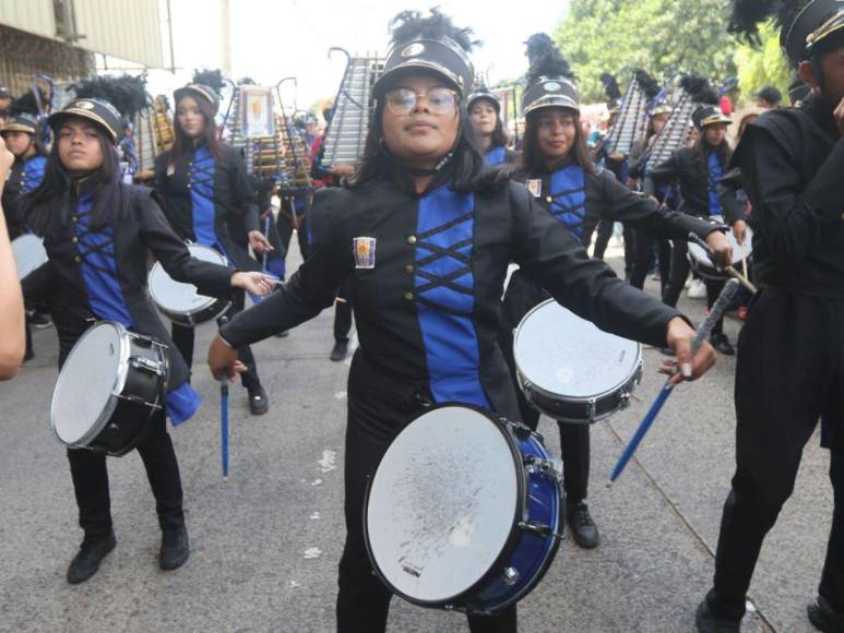 Fiestas Patrias 2023: Instituto Central Vicente Cáceres brilla en los desfiles del 15 de septiembre